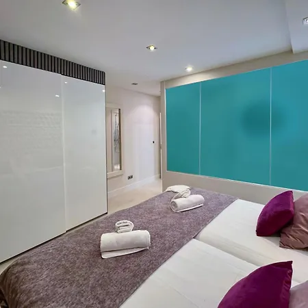 Colon Bcn 130 Mts 3 Port Vell Barcelona
