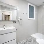 Colom 3br With Balcony & Port Vell Views