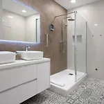 Colom 3br With Balcony & Port Vell Views Apartment