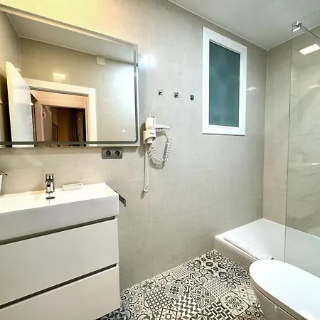 Colon Bcn 130 Mts 3 Port Vell *